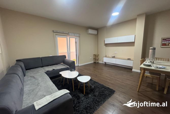 Shtepi ne shitje Apartament ne Tirane, 1+1, Mobilimi E mobiluar, Pagesa 96,200  Euro.