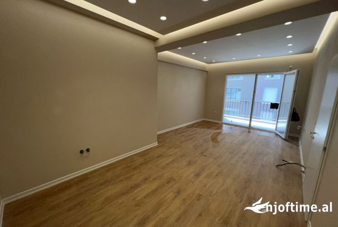 Shtepi me qera Apartament ne Tirane, 2+1, Mobilimi Bosh, pa mobiluar, Pagesa 650  Euro.