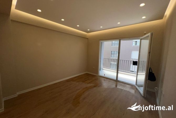 Shtepi me qera Apartament ne Tirane, 2+1, Mobilimi Bosh, pa mobiluar, Pagesa 650  Euro.