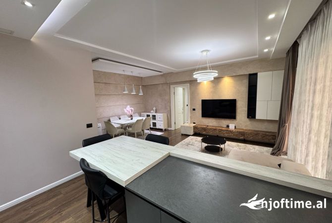 Shtepi me qera Apartament ne Tirane, 3+1, Mobilimi E mobiluar, Pagesa 1,900  Euro.