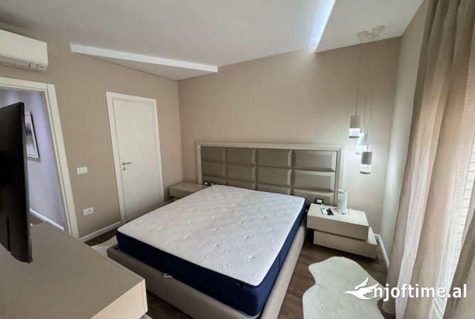 Shtepi me qera 3+1 ne Tirane - 1,900 Euro