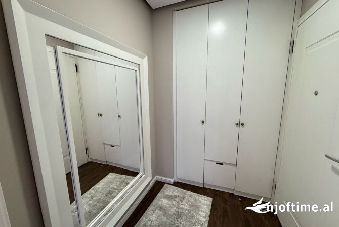 Shtepi me qera Apartament ne Tirane, 3+1, Mobilimi E mobiluar, Pagesa 1,900  Euro.