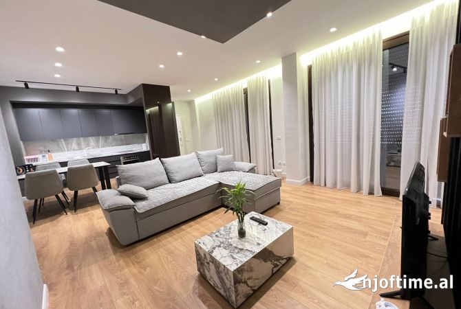 Shtepi me qera 2+1 ne Tirane - 2,000 Euro