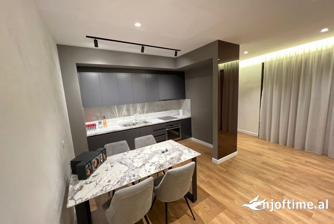 Shtepi me qera 2+1 ne Tirane - 2,000 Euro