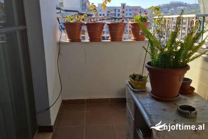 Shtepi ne shitje Apartament ne Tirane, 3+1, Mobilimi E mobiluar, Pagesa 197,000  Euro.