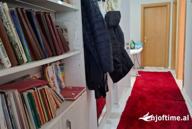 Shtepi ne shitje Apartament ne Tirane, 3+1, Mobilimi E mobiluar, Pagesa 197,000  Euro.