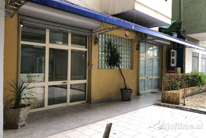 Ambient biznesi me qera 3+1 ne Tirane - 250 Euro