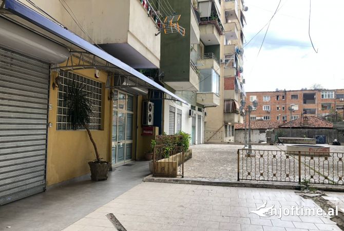 Ambient biznesi me qera 3+1 ne Tirane - 250 Euro