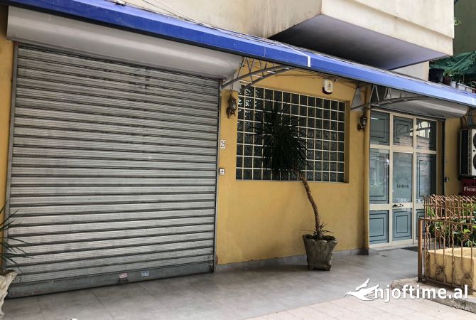 Qera ambient per Zyre Cmimi:250 Euro