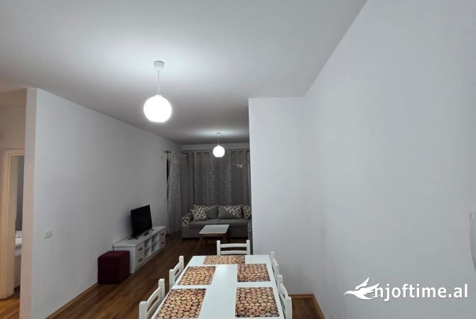 Shtepi me qera Apartament ne Tirane, 2+1, Mobilimi E mobiluar, Pagesa 600  Euro.