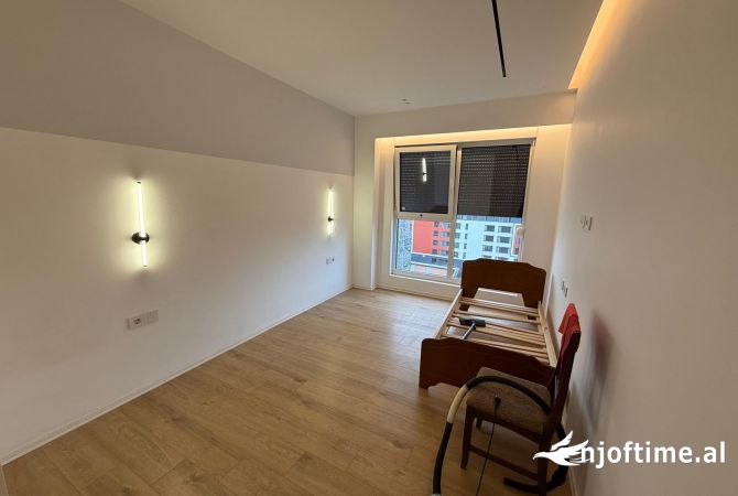 Shtepi me qera Apartament ne Tirane, 2+1, Mobilimi Pjeserisht e mobiluar, Pagesa 500  Euro.