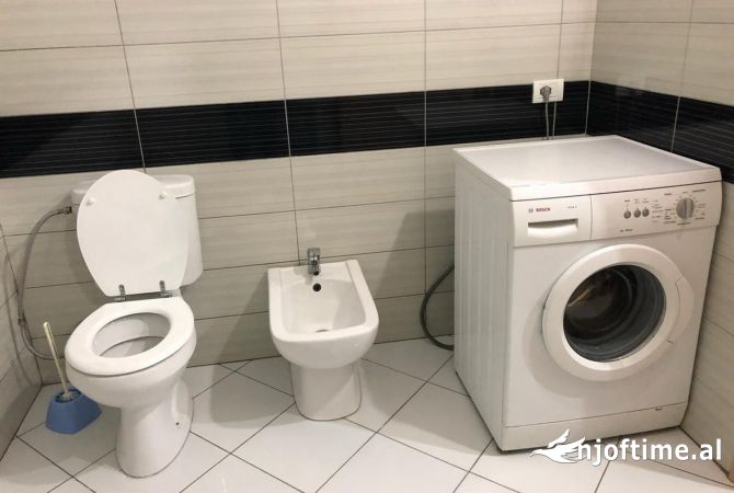 Shtepi ne shitje Apartament ne Tirane, 1+1, Mobilimi E mobiluar, Pagesa 80,000  Euro.