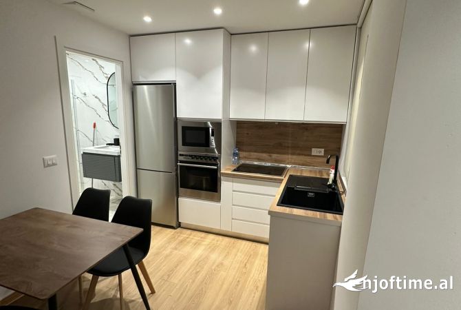Shtepi me qera 1+1 ne Tirane - 65,000 Leke