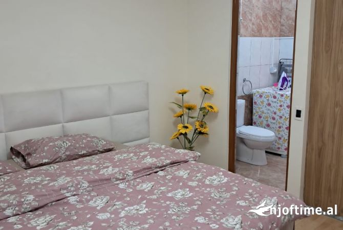 Shtepi me qera 2+1 ne Tirane - 670 Euro