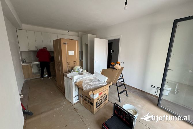 Shtepi me qera Apartament ne Tirane, 2+1, Mobilimi Pjeserisht e mobiluar, Pagesa 600  Euro.