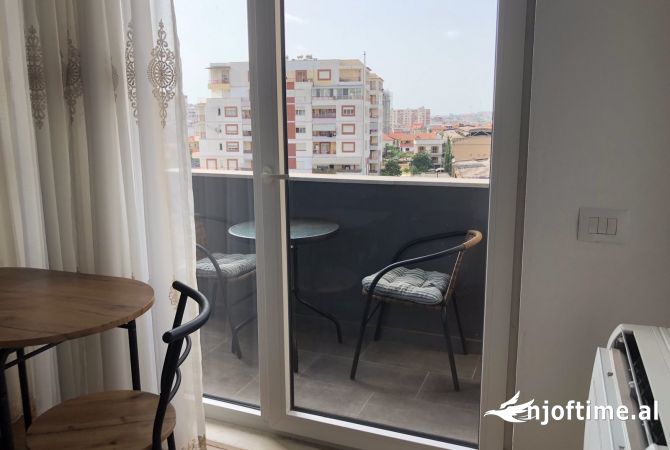 Shtepi me qera 2+1 ne Tirane - 800 Euro