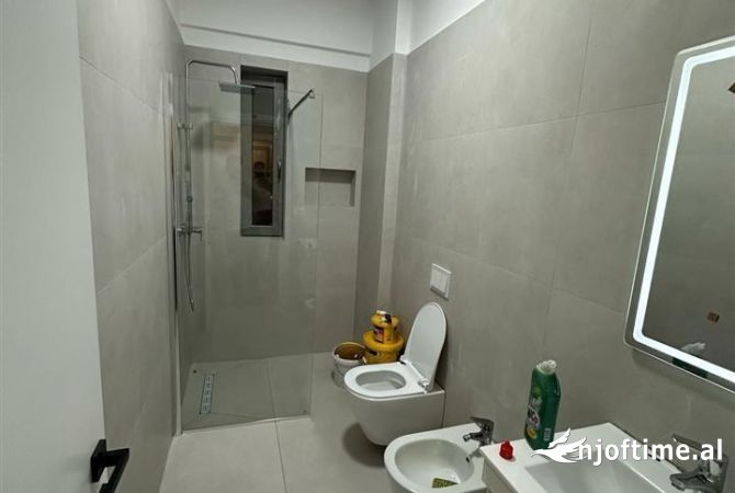 Shtepi me qera Apartament ne Tirane, 1+1, Mobilimi E mobiluar, Pagesa 550  Euro.