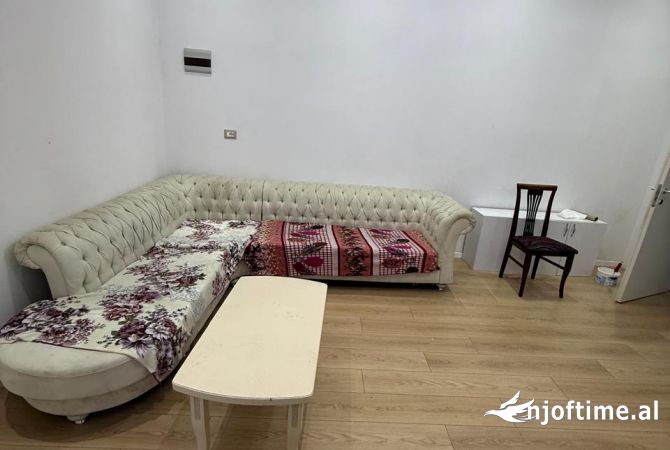 Shtepi me qera Apartament ne Tirane, 2+1, Mobilimi E mobiluar, Pagesa 37,000  Leke.
