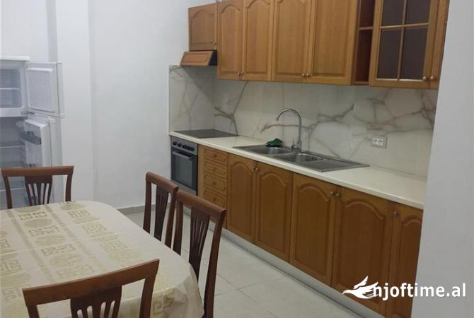 Shtepi me qera Apartament ne Tirane, 2+1, Mobilimi E mobiluar, Pagesa 37,000  Leke.