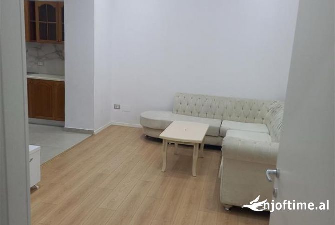 Shtepi me qera Apartament ne Tirane, 2+1, Mobilimi E mobiluar, Pagesa 37,000  Leke.