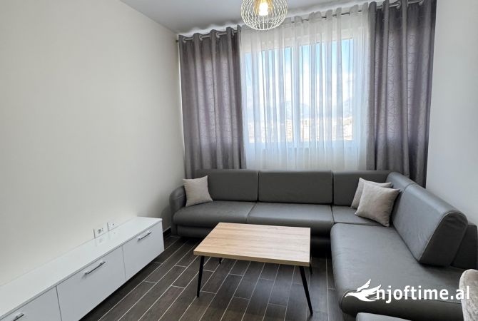 Shtepi me qera Apartament ne Tirane, 2+1, Mobilimi E mobiluar, Pagesa 500  Euro.