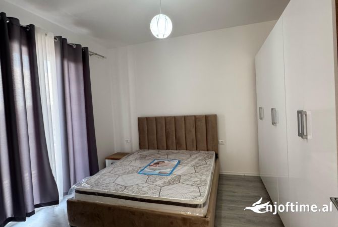 Shtepi me qera Apartament ne Tirane, 1+1, Mobilimi E mobiluar, Pagesa 35,000  Leke.