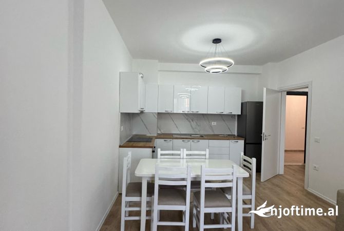 Shtepi me qera Apartament ne Tirane, 2+1, Mobilimi E mobiluar, Pagesa 500  Euro.