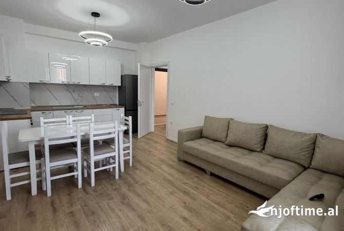 Shtepi me qera Apartament ne Tirane, 2+1, Mobilimi E mobiluar, Pagesa 500  Euro.