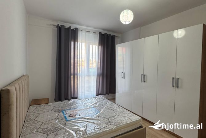 Shtepi me qera Apartament ne Tirane, 2+1, Mobilimi E mobiluar, Pagesa 500  Euro.