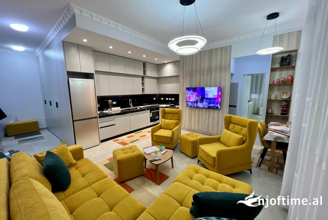 Shtepi me qera 2+1 ne Tirane - 1,600 Euro