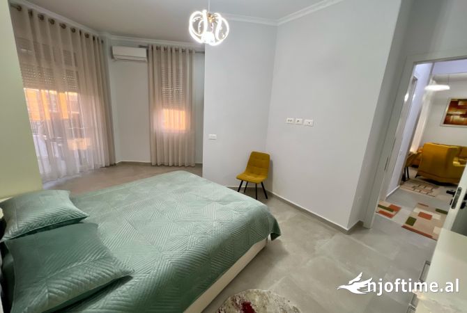 Shtepi me qera Apartament ne Tirane, 2+1, Mobilimi E mobiluar, Pagesa 1,600  Euro.
