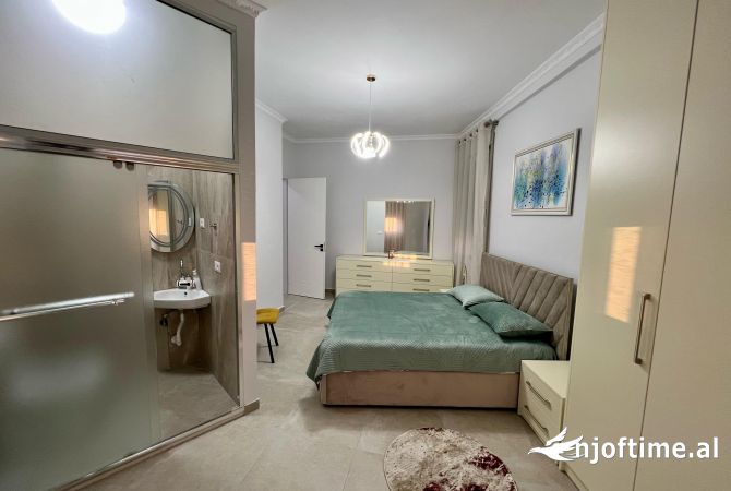 Shtepi me qera Apartament ne Tirane, 2+1, Mobilimi E mobiluar, Pagesa 1,600  Euro.