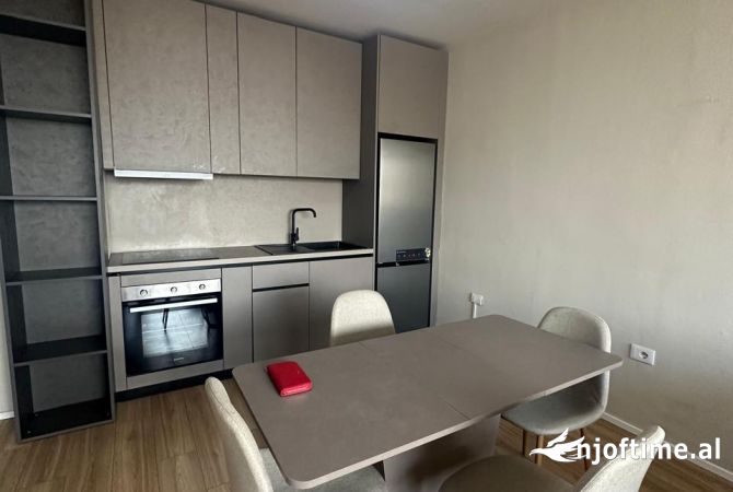 Shtepi me qera Apartament ne Tirane, 2+1, Mobilimi E mobiluar, Pagesa 550  Euro.