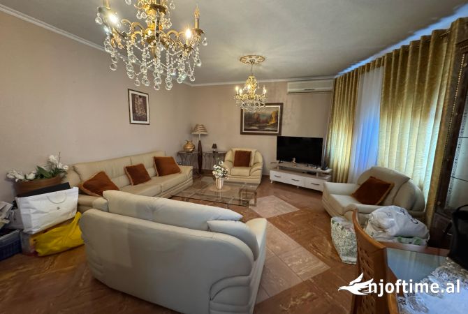 Shtepi me qera 2+1 ne Tirane - 1,000 Euro