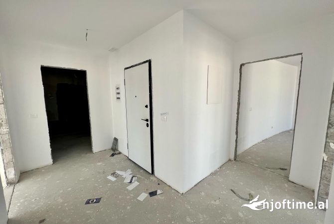Apartment for sale in Tirana 3+1, Emty