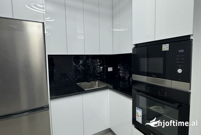 Shtepi me qera Apartament ne Tirane, 1+1, Mobilimi E mobiluar, Pagesa 400  Euro.