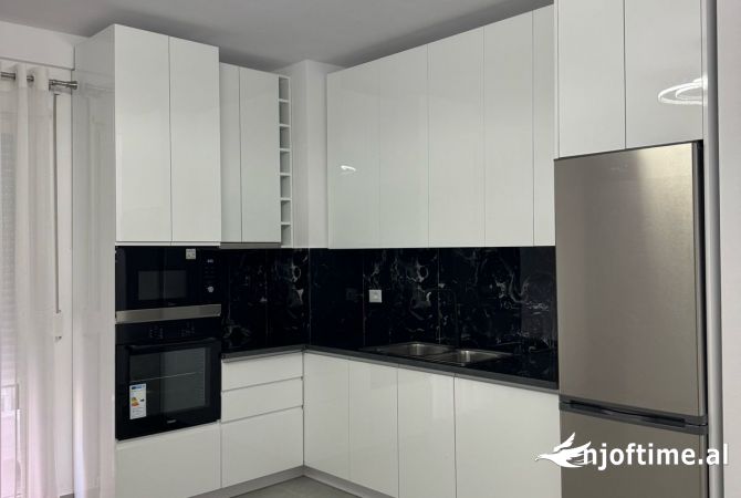 Shtepi me qera Apartament ne Tirane, 1+1, Mobilimi E mobiluar, Pagesa 400  Euro.