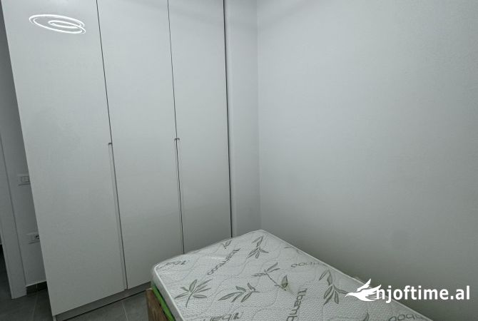 Shtepi me qera Apartament ne Tirane, 2+1, Mobilimi E mobiluar, Pagesa 500  Euro.