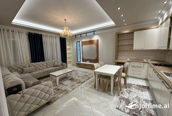 Shtepi ne shitje Apartament ne Tirane, 3+1, Mobilimi E mobiluar, Pagesa 227,000  Euro.
