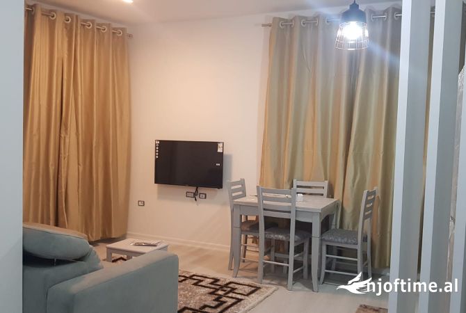Shtepi me qera Apartament ne Tirane, 1+1, Mobilimi E mobiluar, Pagesa 650  Euro.