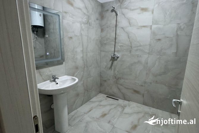 Shtepi me qera Apartament ne Tirane, 2+1, Mobilimi E mobiluar, Pagesa 500  Euro.