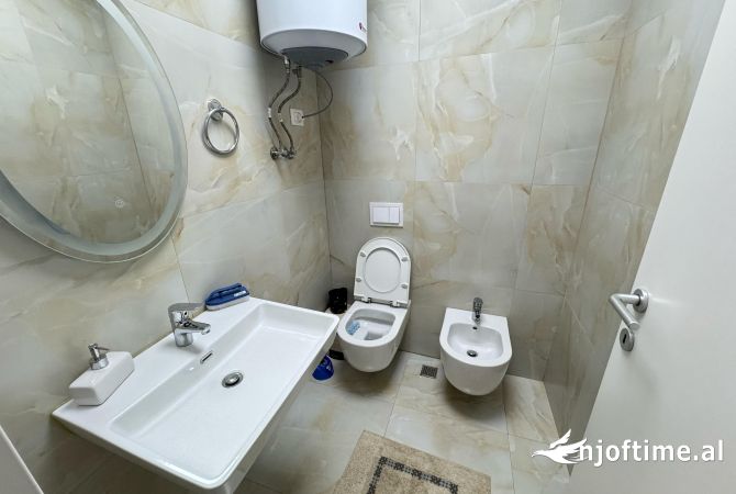 Shtepi me qera Apartament ne Tirane, 2+1, Mobilimi E mobiluar, Pagesa 750  Euro.