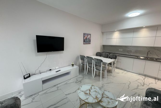 Shtepi me qera 2+1 ne Tirane - 800 Euro