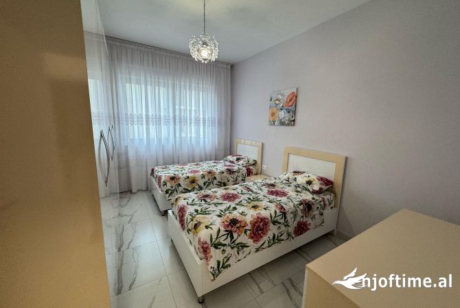 Shtepi me qera Apartament ne Tirane, 2+1, Mobilimi E mobiluar, Pagesa 800  Euro.