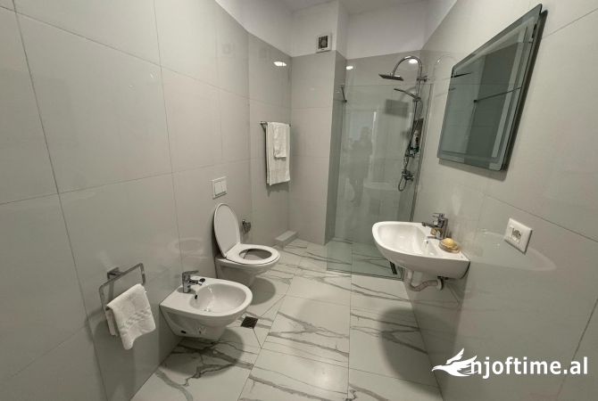 Shtepi me qera Apartament ne Tirane, 2+1, Mobilimi E mobiluar, Pagesa 800  Euro.
