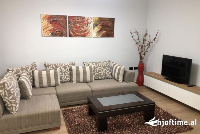 Shtepi me qera Apartament ne Tirane, 1+1, Mobilimi E mobiluar, Pagesa 65,000  Leke.