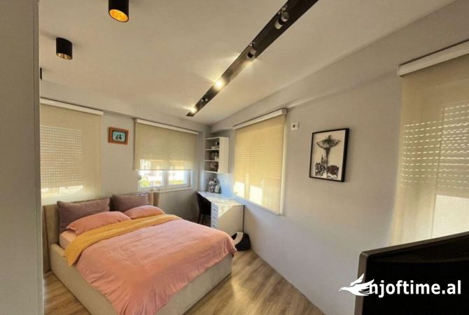Shtepi me qera Apartament ne Tirane, 3+1, Mobilimi E mobiluar, Pagesa 1,200  Euro.