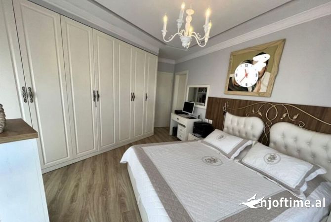 Shtepi me qera Apartament ne Tirane, 3+1, Mobilimi E mobiluar, Pagesa 1,200  Euro.