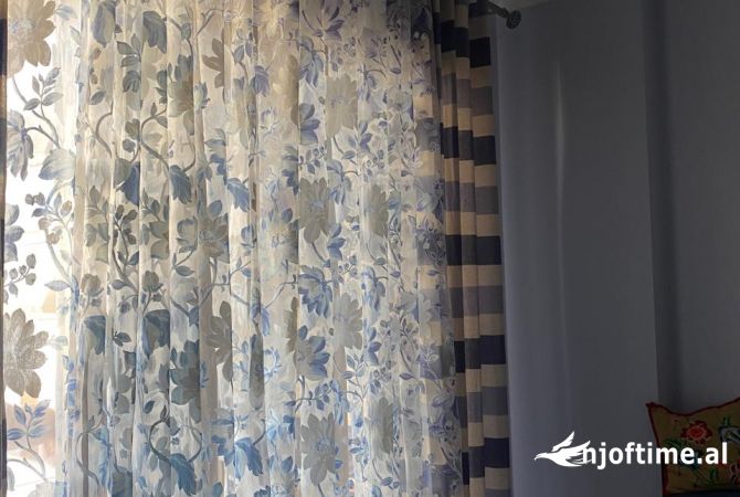 Shtepi ne shitje Apartament ne Tirane, 1+1, Mobilimi E mobiluar, Pagesa 93,500  Euro.