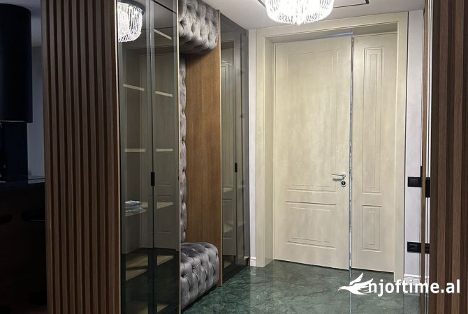 Shtepi me qera 3+1 ne Tirane - 5,000 Euro